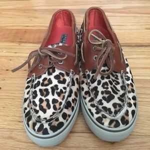 Leopard sperry top-sided size 7 1/2 shoes!